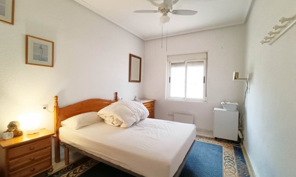 Återförsäljning - Fristående villa -
Albatera