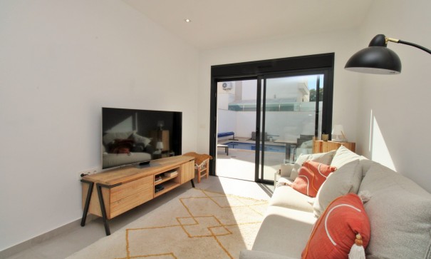 Venta - Casa de pueblo -
Pilar de la Horadada