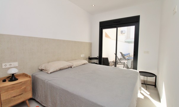 Venta - Casa de pueblo -
Pilar de la Horadada