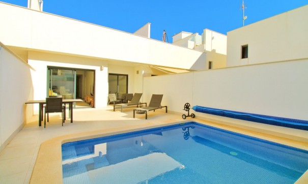 Venta - Casa de pueblo -
Pilar de la Horadada