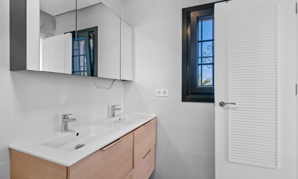 Videresalg - Villa - Fritliggende -
Orihuela Costa - Los Dolses*