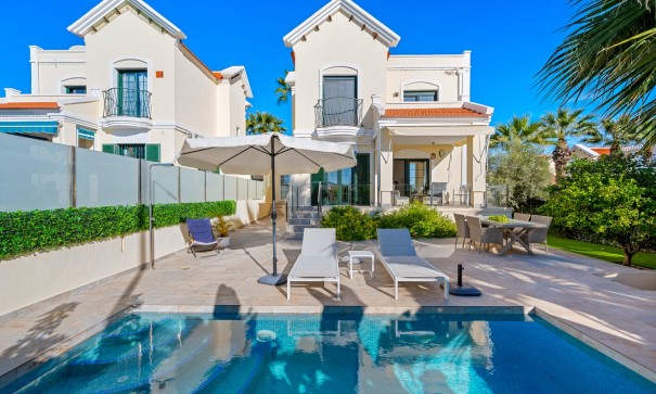 Videresalg - Villa - Fritliggende -
Orihuela Costa - Los Dolses*