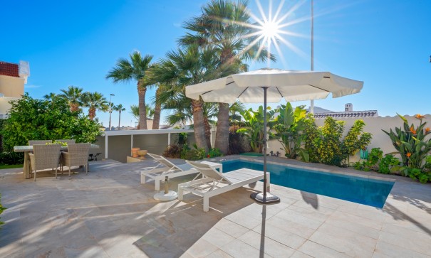 Videresalg - Villa - Fritliggende -
Orihuela Costa - Los Dolses*