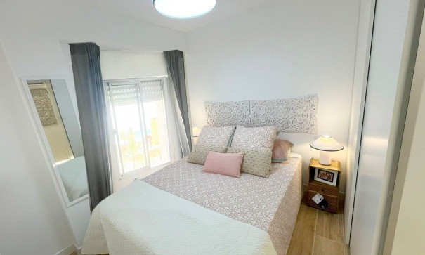 Herverkoop - Apartement Flat -
Torrevieja - Punta Prima