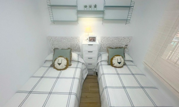 Herverkoop - Apartement Flat -
Torrevieja - Punta Prima