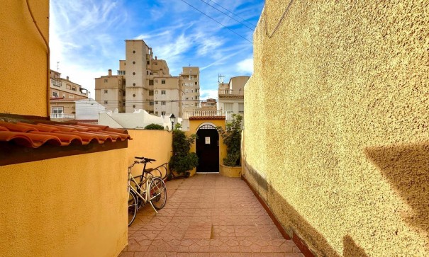 Sale - Apartment Flat -
Torrevieja - Playa del cura