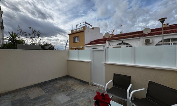 Revente - Appartement -
Torrevieja - La Siesta - El Salado - Torreta