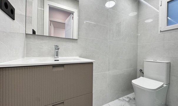 Revente - Appartement -
Torrevieja - La Siesta - El Salado - Torreta