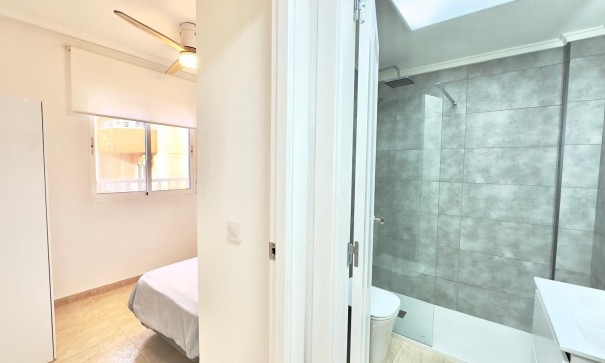 Videresalg - Lejlighed lejlighed -
Torrevieja - Centro