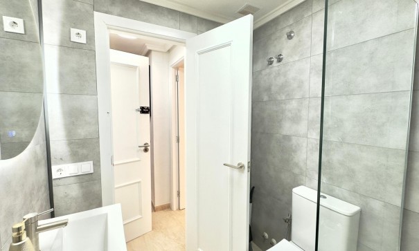 Videresalg - Lejlighed lejlighed -
Torrevieja - Centro