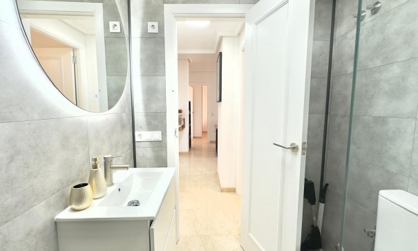 Videresalg - Lejlighed lejlighed -
Torrevieja - Centro