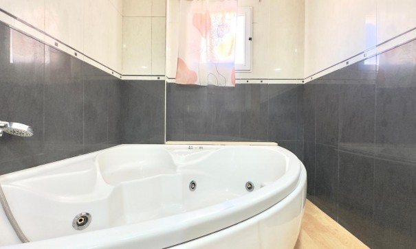 Sprzedaż - Apartament mieszkanie -
Torrevieja - Centro