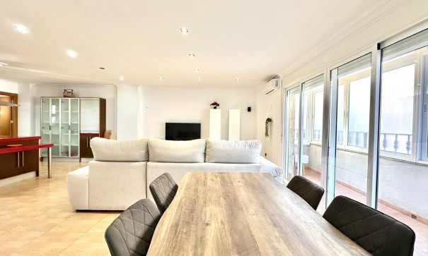 Sprzedaż - Apartament mieszkanie -
Torrevieja - Centro