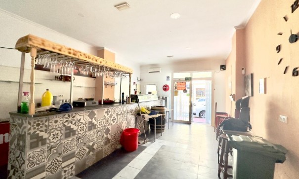 Sprzedaż - Reklama w telewizji -
Torrevieja - torrevieja