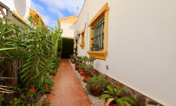Sale - Detached Villa -
Guardamar del Segura - El Raso