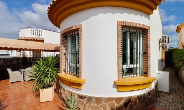 Sale - Detached Villa -
Guardamar del Segura - El Raso