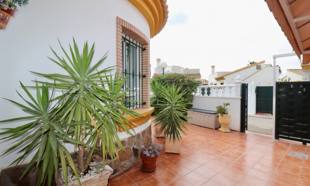 Sale - Detached Villa -
Guardamar del Segura - El Raso