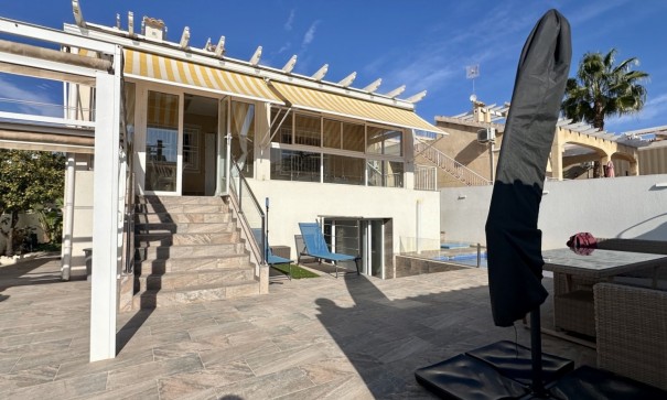 Herverkoop - Vrijstaande Villa -
Orihuela Costa - Los Dolses