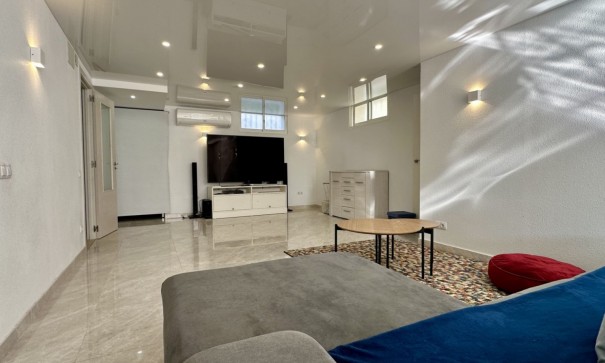 Herverkoop - Vrijstaande Villa -
Orihuela Costa - Los Dolses