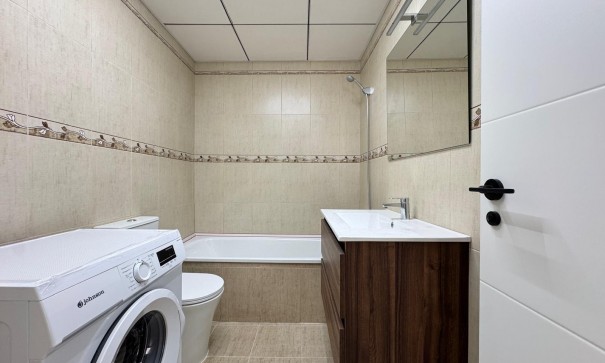 Revente - Appartement -
Torrevieja - torrevieja