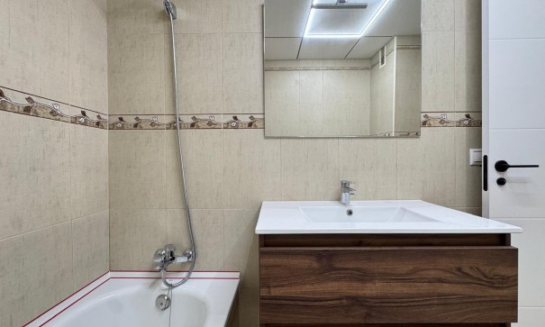 Revente - Appartement -
Torrevieja - torrevieja