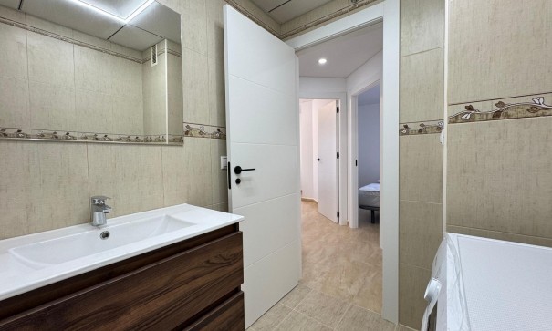 Revente - Appartement -
Torrevieja - torrevieja