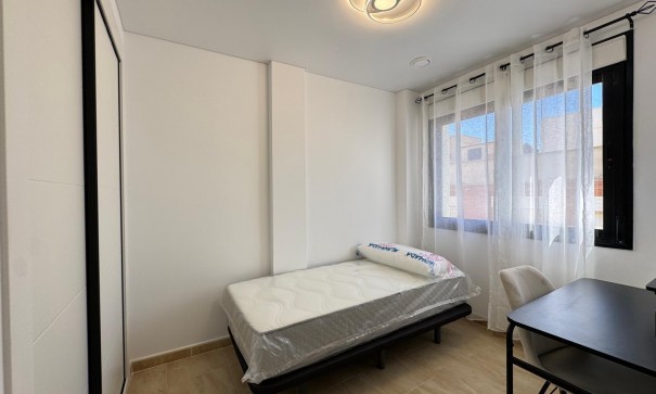 Revente - Appartement -
Torrevieja - torrevieja
