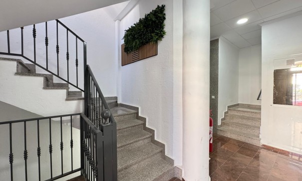 Revente - Appartement -
Torrevieja - torrevieja