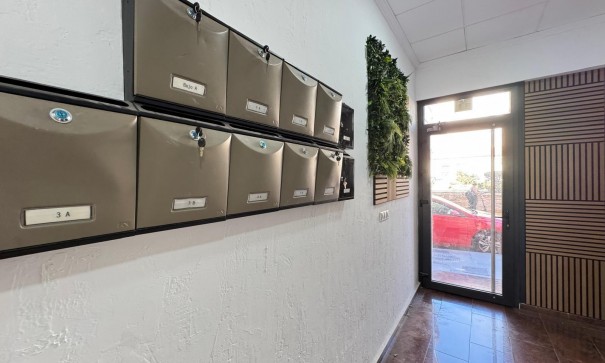 Revente - Appartement -
Torrevieja - torrevieja