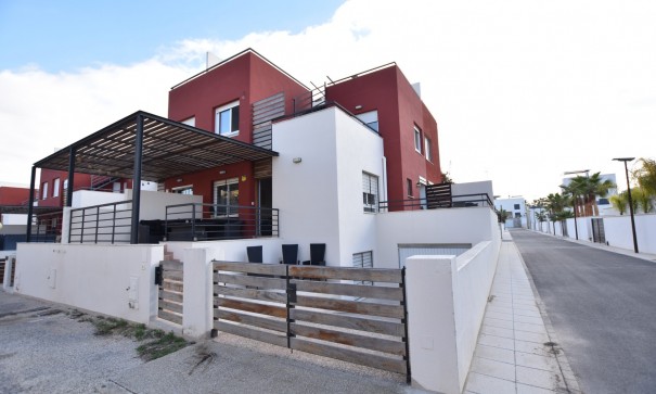 Videresalg - Fritliggende villa -
Algorfa - La Finca Golf Resort