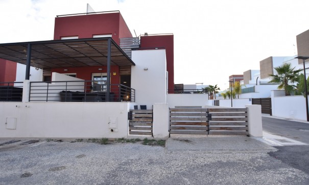 Videresalg - Fritliggende villa -
Algorfa - La Finca Golf Resort