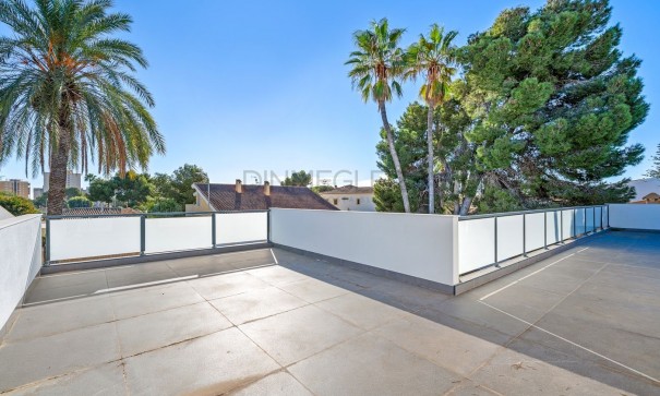 Resale - Freistehende Villa -
Orihuela Costa - Campoamor