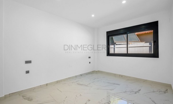 Resale - Freistehende Villa -
Orihuela Costa - Campoamor