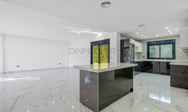 Resale - Freistehende Villa -
Orihuela Costa - Campoamor