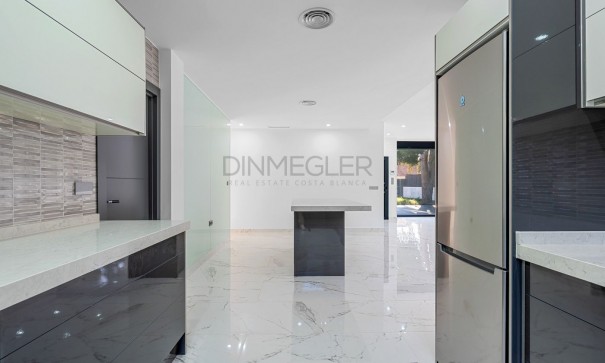 Resale - Freistehende Villa -
Orihuela Costa - Campoamor