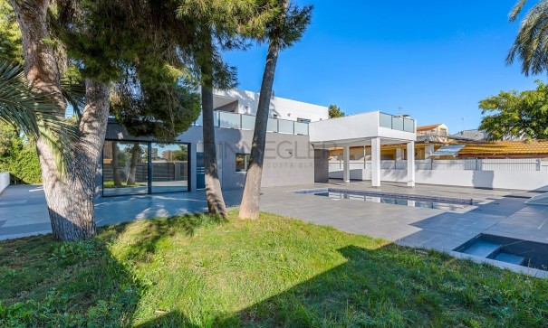 Resale - Freistehende Villa -
Orihuela Costa - Campoamor