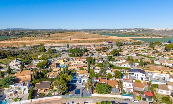 Resale - Freistehende Villa -
Orihuela Costa - Campoamor