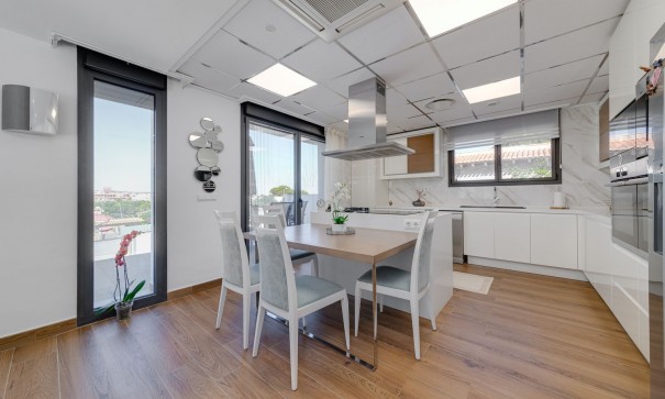 Resale - Wohnung Appartement -
La Vega Baja