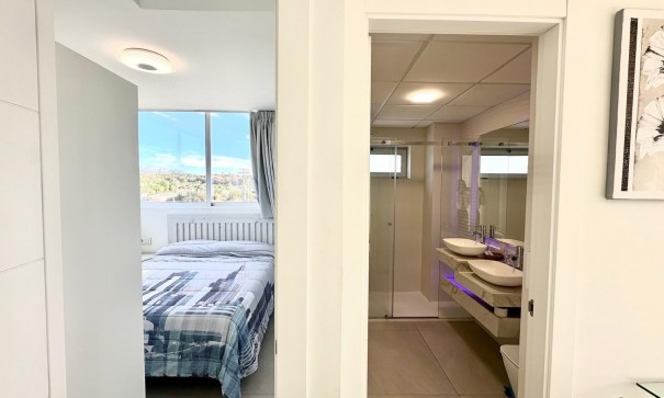 Venta - Apartamento piso -
Finestrat