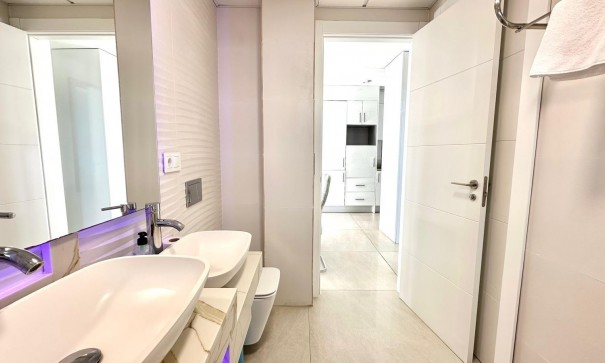 Venta - Apartamento piso -
Finestrat