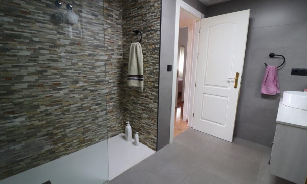 Videresalg - Fritliggende villa -
Almoradi - El Saladar