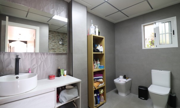 Videresalg - Fritliggende villa -
Almoradi - El Saladar