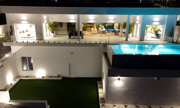 Sprzedaż - Willa wolnostojąca -
La Marina