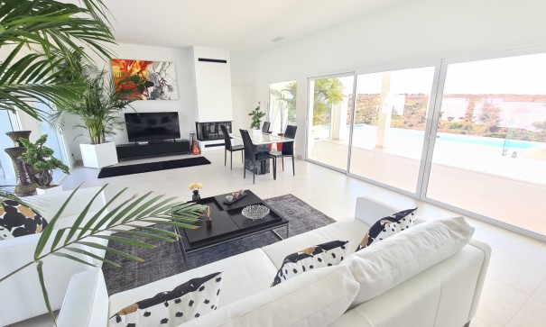 Sprzedaż - Willa wolnostojąca -
La Marina