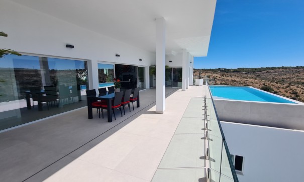 Sprzedaż - Willa wolnostojąca -
La Marina