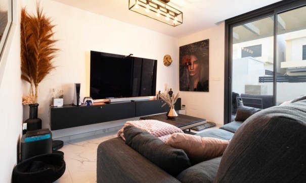 Herverkoop - Vrijstaande Villa -
Los Montesinos - La Herada