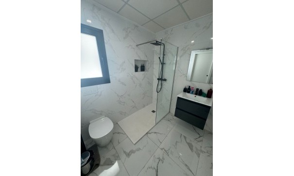 Herverkoop - Vrijstaande Villa -
Los Montesinos - La Herada