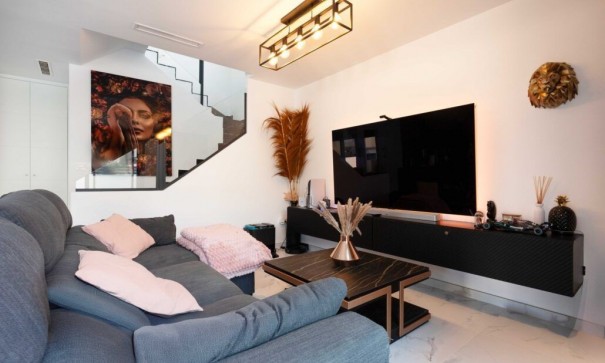 Herverkoop - Vrijstaande Villa -
Los Montesinos - La Herada