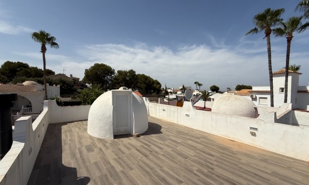 Herverkoop - Vrijstaande Villa -
Orihuela Costa - Villamartín