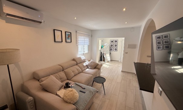 Herverkoop - Vrijstaande Villa -
Orihuela Costa - Villamartín